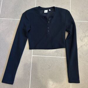 Aritzia TNA cropped Henley